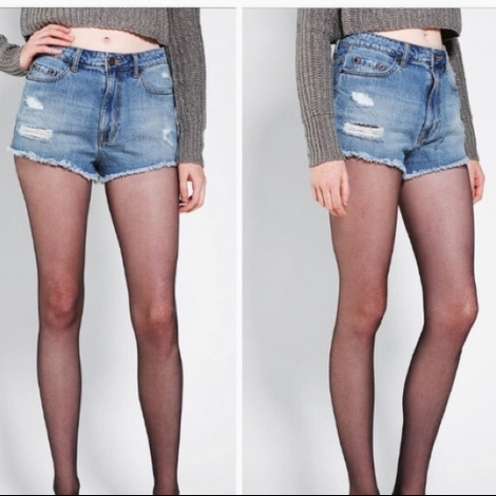 BDG Cheeky high rise jean shorts. Size 25